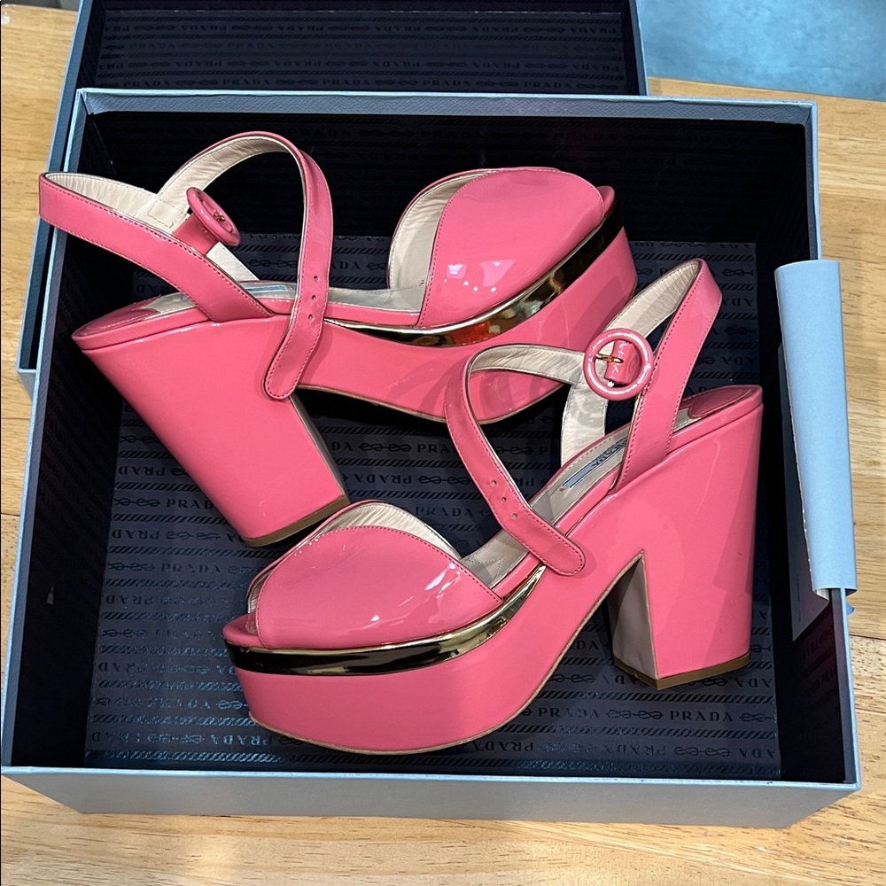 Prada Pink patent leather Platform sandal Heels